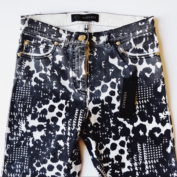 NWT VERSACE B+W Animal Print Denim Jeans size 24 - Picture 8 of 8